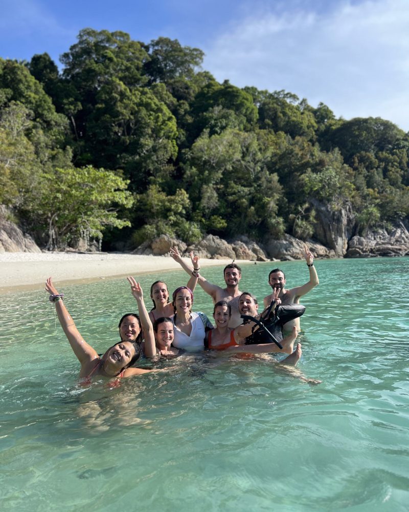 MALASIA en grupo playa Perhentians